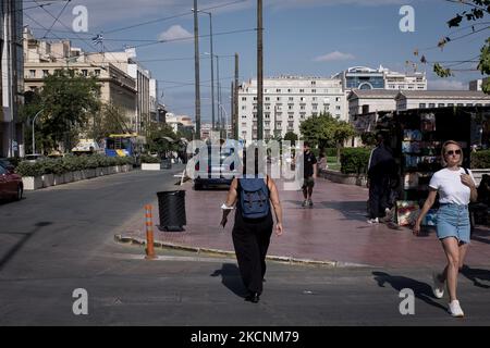 Une vue générale de la 'Grande marche' dans le centre d'Athènes, Grèce sur 29 septembre 2021. Les 87,8% des résidents permanents du centre d'Athènes, indiquent qu'ils ne sont pas du tout satisfaits du résultat de la "Grande marche". (Photo de Nikolas Kokovovlis/NurPhoto) Banque D'Images