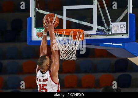 (15) score d'Othman Elkana de Fath Team (Maroc) lors du match de basket-ball entre Fath Union Sports Club (Maroc) et Blida City Sports Club (Algérie), mercredi 29 septembre 2021 au Burj Al Arab Stadium à 17 h 00, le jour 1 pour les championnats du Club arabe N.33 (photo d'Ayman Aref/NurPhoto) Banque D'Images