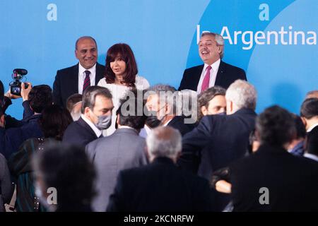 Le président argentin Alberto Fernandez et la vice-présidente Cristina Fernandez de Kirchner assistent à une cérémonie pour annoncer de nouvelles mesures agro-économiques à l'intérieur du musée du palais présidentiel de Casa Rosada, à Buenos Aires, Argentine 30 septembre 2021. (Photo de Matías Baglietto/NurPhoto) Banque D'Images