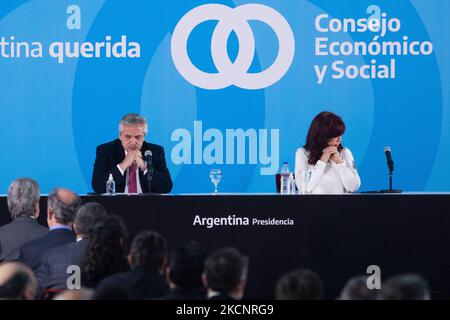 Le président argentin Alberto Fernandez et la vice-présidente Cristina Fernandez de Kirchner assistent à une cérémonie pour annoncer de nouvelles mesures agro-économiques à l'intérieur du musée du palais présidentiel de Casa Rosada, à Buenos Aires, Argentine 30 septembre 2021. (Photo de Matías Baglietto/NurPhoto) Banque D'Images