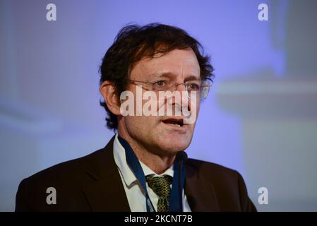 Leonardo Becchetti, économiste dans les nouvelles le troisième jour de l'événement &#34;Festival delle citta&#34; on 30 septembre 2021 au Pio Sodalizio dei Piceni à Rome, Italie (photo de Gloria Imbrogno/LiveMedia/NurPhoto) Banque D'Images