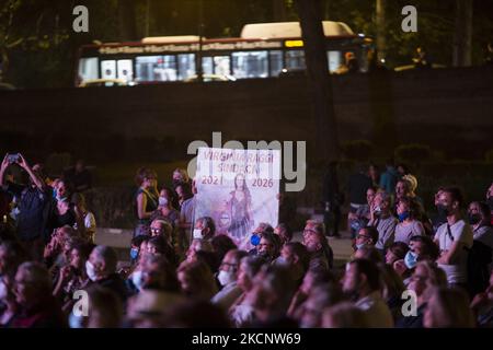 Peope participe à un rassemblement du maire sortant de Rome, Virginia Raggi, du mouvement cinq étoiles pour la clôture de sa campagne électorale mayonnaise à Rome sur 1 octobre 2021. (Photo de Christian Minelli/NurPhoto) Banque D'Images