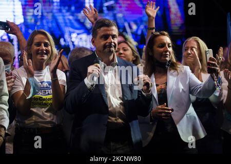 Candidat de centre-gauche pour les prochaines élections municipales à Rome, Carlo Calenda sur une scène lors de la clôture de sa campagne électorale mayonnaise sur la Piazza del Popolo à Rome sur 1 octobre 2021. (Photo de Christian Minelli/NurPhoto) Banque D'Images