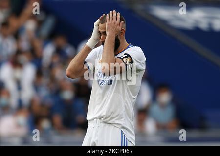 Karim Benzema du Real Madrid réagit pendant le match de la Liga Santander entre le RCD Espanyol et le Real Madrid CF au stade RCDE sur 3 octobre 2021 à Barcelone, Espagne. (Photo de Jose Breton/Pics action/NurPhoto) Banque D'Images