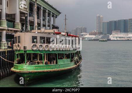 Hong Kong, Chine, 1 octobre 2021, le Star Ferry amarré à Central Pier. (Photo de Marc Fernandes/NurPhoto) Banque D'Images