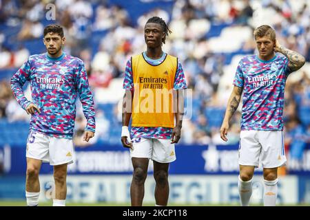 15 Valverde du Real Madrid 08 Toni Kroos du Real Madrid 25 Camarigna du Real Madrid formation pendant le match de la Liga Santader entre le RCD Espanyol et le Real Madrid au stade du RCD sur 03 octobre 2021 à Barcelone. (Photo par Xavier Bonilla/NurPhoto) Banque D'Images