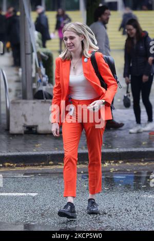 Dehenna Davison, députée de Bishop Auckland, portant un insigne Tory Scum le troisième jour de la Conférence du Parti conservateur à Manchester Central, Manchester, le mardi 5th octobre 2021. (Photo par MI News/NurPhoto) Banque D'Images