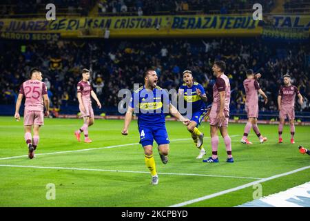 Marcelo Weigandt de Boca Juniors célèbre après avoir inscrit le premier but de son équipe lors d'un match entre Boca Juniors et Leus dans le cadre de Torneo Liga Profesional 2021 à l'Estadio Alberto J. Armando on 9 octobre 2021 à Buenos Aires, en Argentine. (Photo de Matías Baglietto/NurPhoto) Banque D'Images