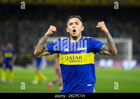 Agustin Almendra de Boca Juniors célèbre après avoir inscrit le deuxième but de son équipe lors d'un match entre Boca Juniors et Leus dans le cadre de Torneo Liga Profesional 2021 à l'Estadio Alberto J. Armando sur 9 octobre 2021 à Buenos Aires, en Argentine. (Photo de Matías Baglietto/NurPhoto) Banque D'Images