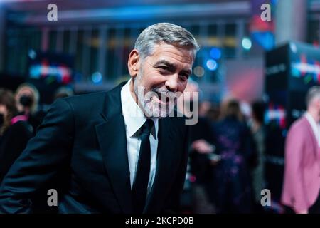 George Clooney assiste à la première « The Tender Bar » lors du BFI London film Festival 65th au Royal Festival Hall de Londres, en Grande-Bretagne, du 10 au 24 octobre 2021. (Photo de Maciek Musialek/NurPhoto) Banque D'Images