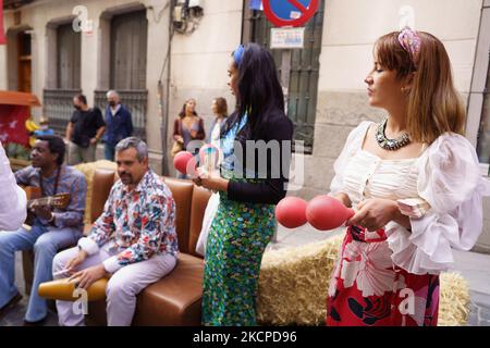 Musiciens cubains lors de la présentation de Little Cuba à Madrid, une récréation de la rue de Cuba, dans le cadre du festival Hispanidad 2021 à Madrid, Espagne (photo d'Oscar Gonzalez/NurPhoto) Banque D'Images
