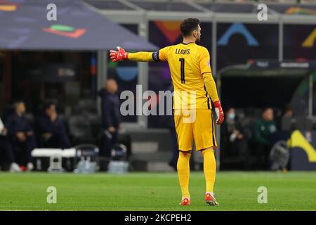 Hugo Lloris de France en action lors de la finale 2021 de la Ligue des Nations de l'UEFA match de football entre l'Espagne et la France au stade Giuseppe Meazza, Milan, Italie sur 10 octobre 2021 (photo de Fabrizio Carabelli/LiveMedia/NurPhoto) Banque D'Images