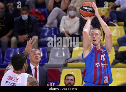 Rolands Smits lors du match entre le FC Barcelone et Olympiacos BC, correspondant à la semaine 3 de l'Euroligue, joué au Palau Blaugrana, le 13th octobre 2021, à Barcelone, Espagne. -- (photo par Urbanandsport/NurPhoto) Banque D'Images