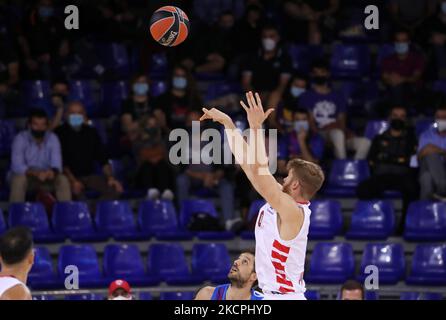 Thomas Walkup lors du match entre le FC Barcelone et Olympiacos BC, correspondant à la semaine 3 de l'Euroligue, joué au Palau Blaugrana, le 13th octobre 2021, à Barcelone, Espagne. -- (photo par Urbanandsport/NurPhoto) Banque D'Images