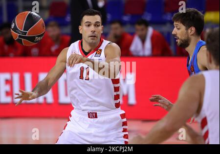 Kostas Sloukas lors du match entre le FC Barcelone et Olympiacos BC, correspondant à la semaine 3 de l'Euroligue, a joué au Palau Blaugrana, le 13th octobre 2021, à Barcelone, en Espagne. -- (photo par Urbanandsport/NurPhoto) Banque D'Images