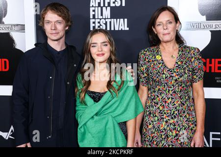 Hollywood, États-Unis. 04th novembre 2022. HOLLYWOOD, LOS ANGELES, CALIFORNIE, États-Unis - NOVEMBRE 04 : Alfie Allen, Iris Allen et Laura Madden arrivent au festival AFI 2022 - projection spéciale d'images universelles, 'She Said', qui se tient au Théâtre chinois IMAX de TCL sur 4 novembre 2022 à Hollywood, Los Angeles, Californie, États-Unis. (Photo de Xavier Collin/image Press Agency) Credit: Image Press Agency/Alay Live News Banque D'Images