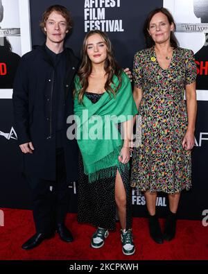 Hollywood, États-Unis. 04th novembre 2022. HOLLYWOOD, LOS ANGELES, CALIFORNIE, États-Unis - NOVEMBRE 04 : Alfie Allen, Iris Allen et Laura Madden arrivent au festival AFI 2022 - projection spéciale d'images universelles, 'She Said', qui se tient au Théâtre chinois IMAX de TCL sur 4 novembre 2022 à Hollywood, Los Angeles, Californie, États-Unis. (Photo de Xavier Collin/image Press Agency) Credit: Image Press Agency/Alay Live News Banque D'Images