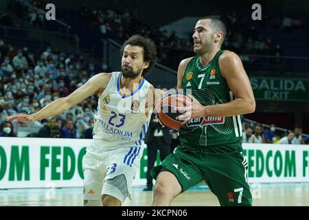 Lefteris Bochoridis de Panathinaikos OPAP pendant le match de la saison régulière Euroligue des compagnies aériennes turques Round 4 entre Real Madrid et Panathinaikos OPAP Athènes au Centre Wizink sur 15 octobre 2021 à Madrid, Espagne (photo par Oscar Gonzalez/NurPhoto) Banque D'Images