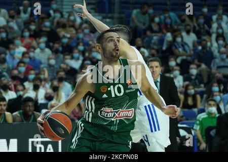 Ioannis Papapetrou de Panathinaikos OPAP pendant le match de la saison régulière Euroligue des compagnies aériennes turques Round 4 entre Real Madrid et Panathinaikos OPAP Athènes au Centre Wizink sur 15 octobre 2021 à Madrid, Espagne (photo par Oscar Gonzalez/NurPhoto) Banque D'Images