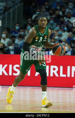 Kendrick Perry de Panathinaikos OPAP pendant le match de la saison régulière EuroLeague 4 des compagnies aériennes turques entre Real Madrid et Panathinaikos OPAP Athènes au Centre Wizink sur 15 octobre 2021 à Madrid, Espagne (photo par Oscar Gonzalez/NurPhoto) Banque D'Images