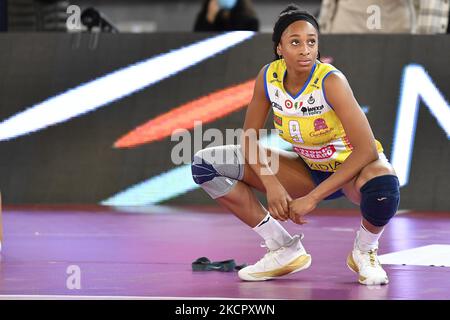 Omoruyi loveth Oghosasere d'Imoco Volley Conegliano pendant la série de Championnat de volleyball féminin Un match entre Acqua et amp; saphén Volley Roma et Imoco Volley Conegliano à PalaEur, 17 octobre 2021 à Rome, Italie. (Photo de Domenico Cippitelli/LiveMedia/NurPhoto) Banque D'Images