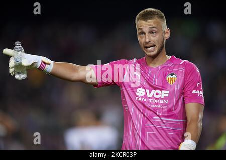 Jasper Cillessen de Valence réagit pendant le match de la Liga Santander entre le FC Barcelone et le FC Valence au Camp Nou sur 17 octobre 2021 à Barcelone, en Espagne. (Photo de Jose Breton/Pics action/NurPhoto) Banque D'Images