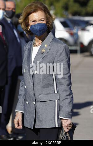 La reine Sofia visite la Banque alimentaire de Grenade sur 20 octobre 2021 à Grenade, en Espagne. (Photo par Álex Cámara/NurPhoto) Banque D'Images