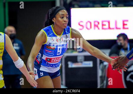 Loveth Omoruyi (Conegliano) pendant le Volleyball série italienne A1 femmes Match Imoco Volley Conegliano vs Igor Gorgonzola Novara sur 21 octobre 2021 à la Palaverde à Trévise, Italie (photo par Ettore Griffoni/LiveMedia/NurPhoto) Banque D'Images