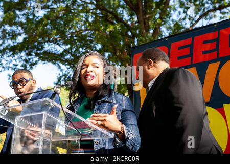 Arndrea Waters King parle lors d'un rassemblement à la fin d'un relais pour le droit de vote au Capitole des États-Unis. Les manifestants ont commencé le relais en Virginie-Occidentale et ont marché ou fait du vélo pendant les 3 jours jusqu'au Capitole des États-Unis. Les manifestants exigent que le Congrès vote une loi protégeant le droit de vote de tous les Américains. (Photo d'Allison Bailey/NurPhoto) Banque D'Images