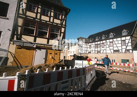 Vue générale de la reconstruction à Bad Münstereifel, Allemagne, le 24 octobre 2021. 100 jours depuis la pire inondation qui arrage l'europe occidentale (photo de Ying Tang/NurPhoto) Banque D'Images