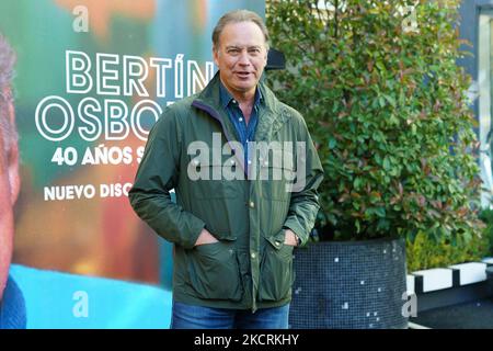 Bertin Osborne posant aux photographes lors de la présentation de son nouvel album à l'hôtel Wellington on 27 octobre 2021 à Madrid, Espagne (photo d'Oscar Gonzalez/NurPhoto) Banque D'Images