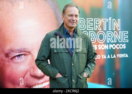 Bertin Osborne posant aux photographes lors de la présentation de son nouvel album à l'hôtel Wellington on 27 octobre 2021 à Madrid, Espagne (photo d'Oscar Gonzalez/NurPhoto) Banque D'Images