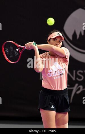 Portrait de Gabriela Ruse en action lors de sa première formation pour la tournée avec Emma Raducanu le deuxième jour de WTA 250 Transylvania Open Tour tenu à BT Arena, Cluj-Napoca 24 octobre 2021 (photo par Flaviu Buboi/NurPhoto) Banque D'Images