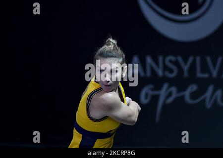 Portrait de Simona Halep - en action attendant le ballon pendant son match contre Varvara Gracheva le sixième jour de Transylvanie Open: Tournoi WTA 250 tenu à BT Arena, Cluj - Napoca - 28 octobre 2021 (photo de Flaviu Buboi/Nuroca photo) Banque D'Images
