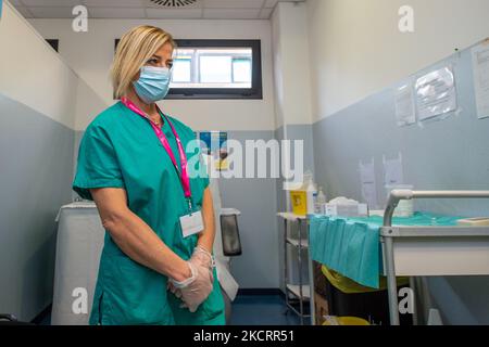 Le personnel de santé de l'ASL local de Rieti, vaccinera avec la troisième dose, dans le centre de vaccination de l'hôpital de Rieti ''''San Camillo de Lellis'', juste là où la campagne de vaccination a commencé en Latium en janvier 2021. (Photo de Riccardo Fabi/NurPhoto) Banque D'Images