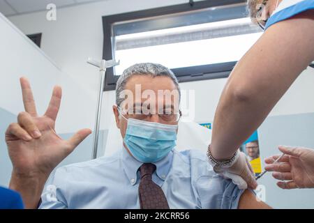 Le personnel de santé de l'ASL local de Rieti, vaccinera avec la troisième dose, dans le centre de vaccination de l'hôpital de Rieti ''''San Camillo de Lellis'', juste là où la campagne de vaccination a commencé en Latium en janvier 2021. (Photo de Riccardo Fabi/NurPhoto) Banque D'Images