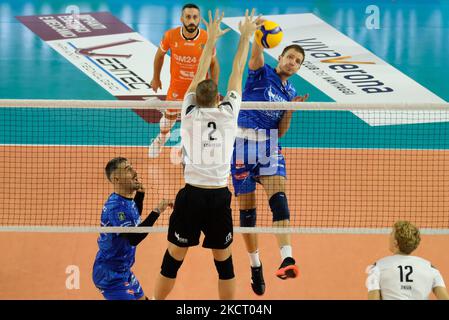 Elia Bossi - Top Volley Cisterna pendant le Volleyball Italien Serie A Men SuperLeague Championship NBV Verona vs Top Volley Cisterna sur 31 octobre 2021 au Forum de l'AGSM à Vérone, Italie (photo de Roberto Tommasini/LiveMedia/NurPhoto) Banque D'Images