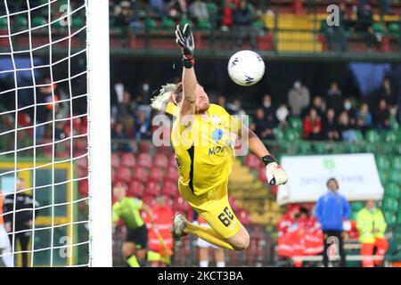 Le gardien de but Gori Stefano (Côme) pendant la Ligue italienne de championnat de football BKT Ternana Calcio vs Côme 1907 sur 01 novembre 2021 au Stadio Libero Liberati à Terni, Italie (photo par Luca Marchetti/LiveMedia/NurPhoto) Banque D'Images