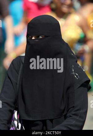 Gros plan d'une femme musulmane portant un niqab à Toronto, Ontario, Canada. (Photo de Creative Touch Imaging Ltd./NurPhoto) Banque D'Images