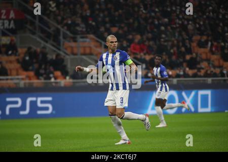 Pepe de l'action du FC Porto lors du match du groupe B de la Ligue des champions de l'UEFA entre l'AC Milan et le FC Porto au stade San Siro, sur 03 novembre 2021 à Milan, Italie (photo de Mairo Cinquetti/NurPhoto) Banque D'Images