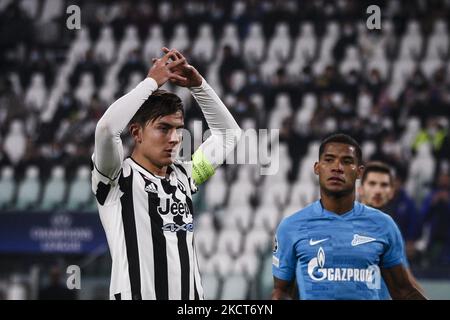 Juventus Forward Paulo Dybala (10) montre la déjection lors du match de football de groupe de la Ligue des champions de l'UEFA n.4 JUVENTUS - ZENIT on 02 novembre 2021 au stade Allianz de Turin, Piémont, Italie. Résultat final: Juventus-Zenit 4-2. (Photo de Matteo Bottanelli/NurPhoto) Banque D'Images