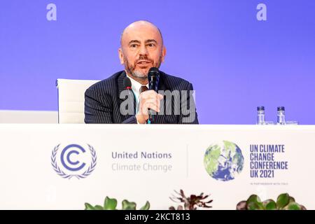 Bruno Carrasco, Banque asiatique de développement s'exprime lors de la session du Conseil de transition énergétique pendant la cinquième journée de la Conférence des Nations Unies sur les changements climatiques de COP26, tenue par la CCNUCC à l'intérieur du lieu COP26 - Campus écossais d'événements à Glasgow, en Écosse, sur 4 novembre 2021. COP26, de 31 octobre à 12 novembre à Glasgow, sera la conférence climatique la plus importante depuis le sommet de Paris en 2015, car les nations devraient fixer de nouveaux objectifs d'émissions de gaz à effet de serre afin de ralentir le réchauffement climatique et de raffermir d'autres engagements clés. (Photo par Dominika Zarzycka/NurPhoto) Banque D'Images