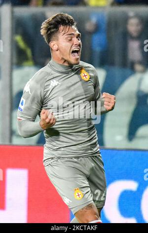 Flavio Bianchi Junior (Gênes) fête après avoir atteint le but 2-2 lors du match de football italien série A Empoli FC vs Gênes CFC sur 05 novembre 2021 au stade Carlo Castellani à Empoli, Italie (photo de Fabio Fagiolini/LiveMedia/NurPhoto) Banque D'Images