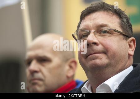 Le ministre Michal Wojcik a été vu pendant que des travailleurs des mines de charbon protestent contre la fermeture de mines à Varsovie sur 6 novembre 2021. (Photo de Maciej Luczniewski/NurPhoto) Banque D'Images