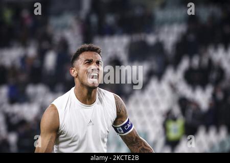 Le défenseur de Juventus Danilo (6) célèbre la victoire après le match de football de Serie A n.12 JUVENTUS - FIORENTINA sur 06 novembre 2021 au stade Allianz à Turin, Piémont, Italie. Résultat final: Juventus-Fiorentina 1-0. (Photo de Matteo Bottanelli/NurPhoto) Banque D'Images