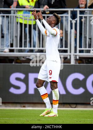 Tammy Abraham de Roma célèbre après avoir marquant un but pendant le football italien série A match Venezia FC vs AS Roma on 07 novembre 2021 au stade Pier Luigi Penzo à Venise, Italie (photo d'Ettore Griffoni/LiveMedia/NurPhoto) Banque D'Images