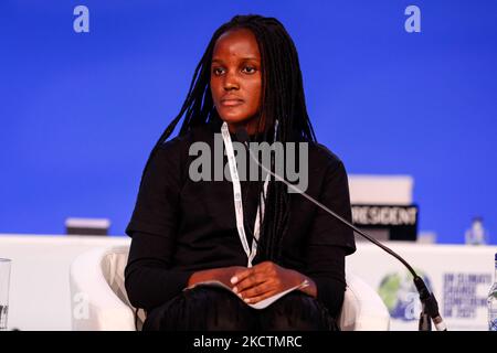 Vanessa Nakate, militante de la jeunesse parle lors de l'événement de haut niveau de l'action mondiale contre le climat: Course vers un monde meilleur en plénière Cairn Gorm dans le lieu COP26 - Campus de l'événement écossais pendant la douzième journée de la Conférence des Nations Unies sur le changement climatique COP26, tenue par la CCNUCC à Glasgow, Écosse sur 11 novembre 2021. COP26, de 31 octobre à novembre 12 à Glasgow, est la plus importante conférence sur le climat depuis le sommet de Paris de 2015, car les nations devraient fixer de nouveaux objectifs d'émissions de gaz à effet de serre afin de ralentir le réchauffement climatique et de raffermir d'autres engagements clés. (Photo de Domini Banque D'Images
