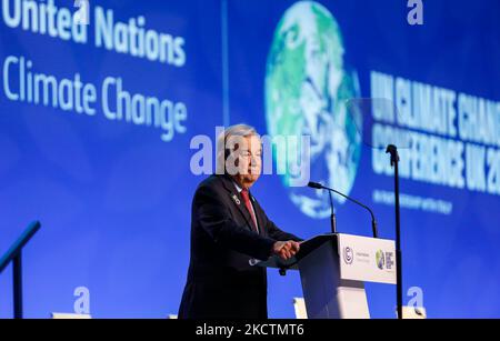 António Guterres, Secrétaire général de l'Organisation des Nations Unies, parle lors de l'événement de haut niveau de l'action mondiale contre le climat : Course vers un monde meilleur en plénière Cairn Gorm sur le site COP26 - Campus écossais de l'événement pendant le douzième jour de la Conférence des Nations Unies sur les changements climatiques COP26, tenue par la CCNUCC à Glasgow, Écosse sur 11 novembre 2021. COP26, de 31 octobre à novembre 12 à Glasgow, est la plus importante conférence sur le climat depuis le sommet de Paris de 2015, car les nations devraient fixer de nouveaux objectifs d'émissions de gaz à effet de serre afin de ralentir le réchauffement climatique et de raffermir d'autres co clés Banque D'Images