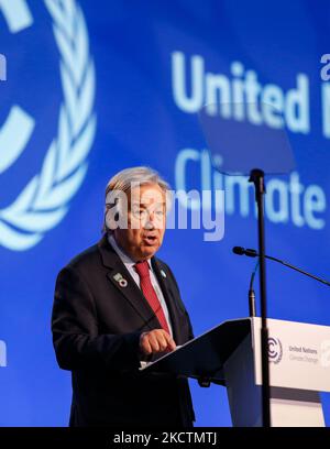 António Guterres, Secrétaire général de l'Organisation des Nations Unies, parle lors de l'événement de haut niveau de l'action mondiale contre le climat : Course vers un monde meilleur en plénière Cairn Gorm sur le site COP26 - Campus écossais de l'événement pendant le douzième jour de la Conférence des Nations Unies sur les changements climatiques COP26, tenue par la CCNUCC à Glasgow, Écosse sur 11 novembre 2021. COP26, de 31 octobre à novembre 12 à Glasgow, est la plus importante conférence sur le climat depuis le sommet de Paris de 2015, car les nations devraient fixer de nouveaux objectifs d'émissions de gaz à effet de serre afin de ralentir le réchauffement climatique et de raffermir d'autres co clés Banque D'Images