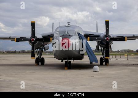 Un C-119, l'avion utilisé pour cette mission de maintien de la paix, placé en tant que « gardien de la porte » devant le sanctuaire de Kindu, a été restauré et ramené aux couleurs d'origine à Pise, en Italie, sur 11 novembre 2021. Le massacre de Kindu, qui a eu lieu les 11 ou 12 novembre 1961 à Kindu Port-Émpain, dans l'ancien Congo belge, au Congo-Léopoldville, où treize aviateurs italiens, membres de l'opération des Nations Unies au Congo, ont été assassinés. Le massacre a été commémoré aujourd'hui par la Brigade aérienne de Pise en 46th à l'intérieur de l'aéroport militaire du sanctuaire de Kindu. La messe a été célébrée par les militaires Banque D'Images